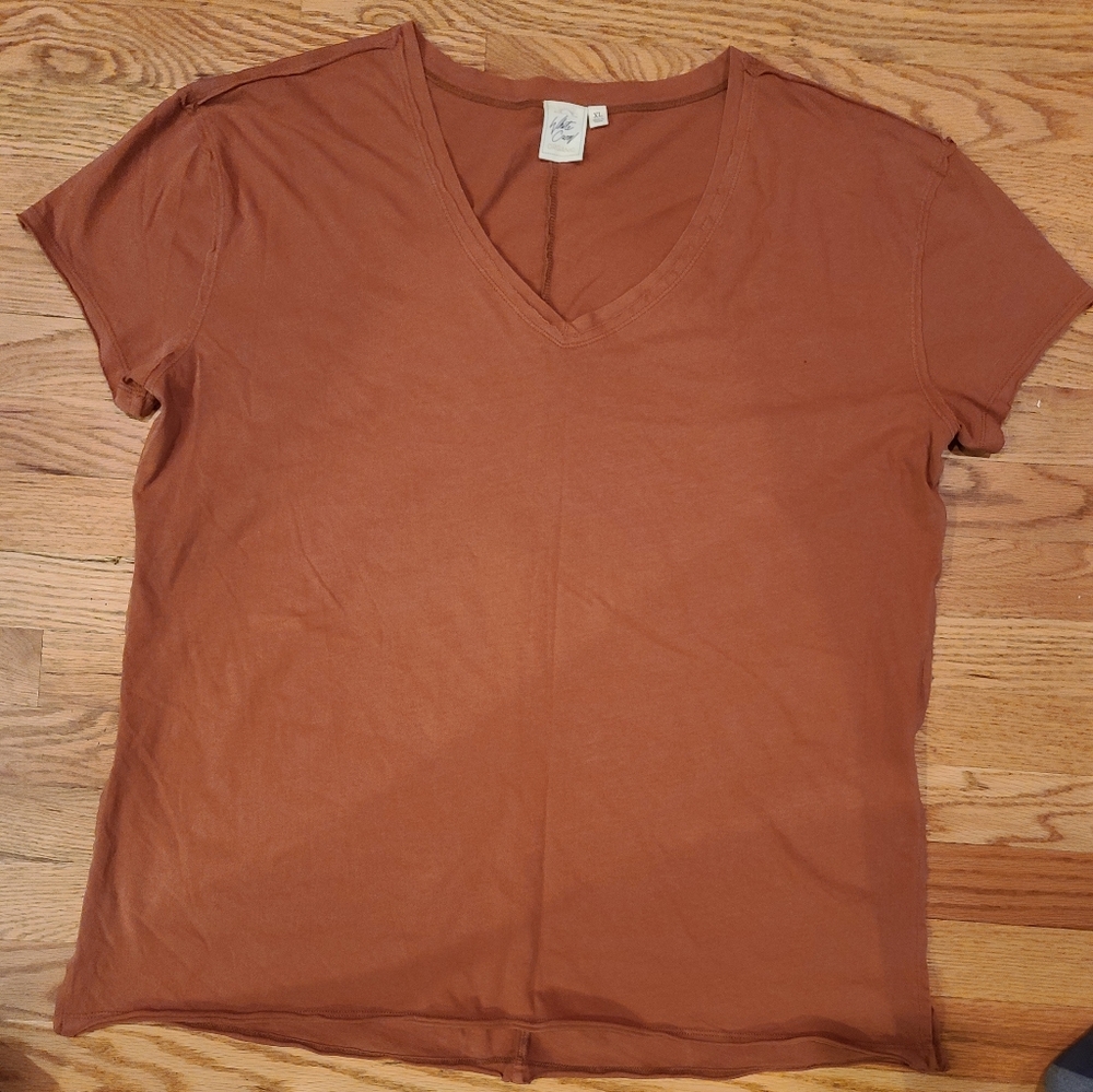 Ella Organic V-Neck T-Shirt